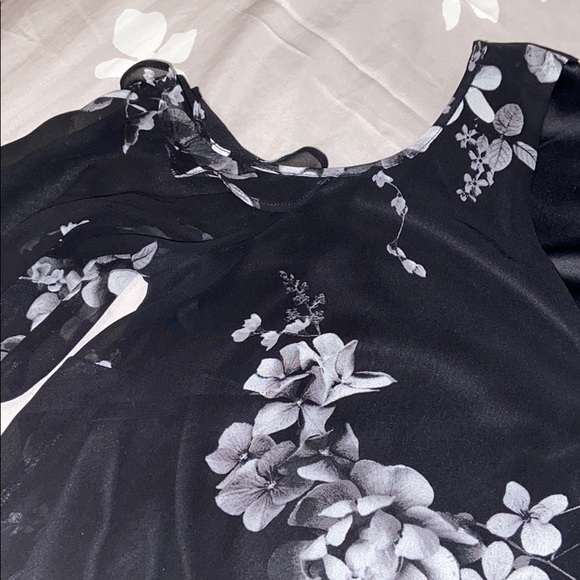 Cold Shoulder Dress - Picture 2 of 3